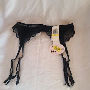 Elegant Black Lace Garter Belt Cassandra Intimates M/L NWT